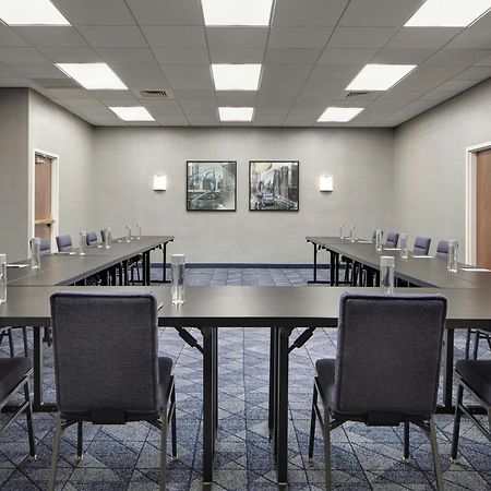 Courtyard By Marriott Chicago Downtown/River North Экстерьер фото