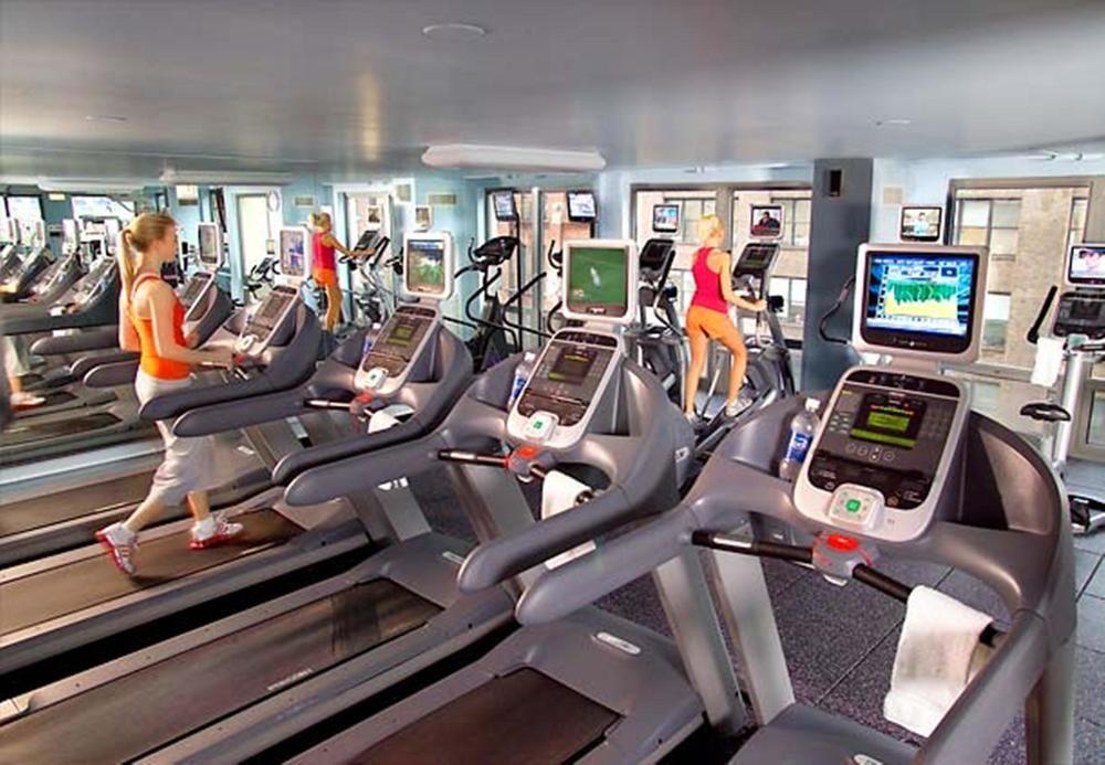 Courtyard By Marriott Chicago Downtown/River North Экстерьер фото
