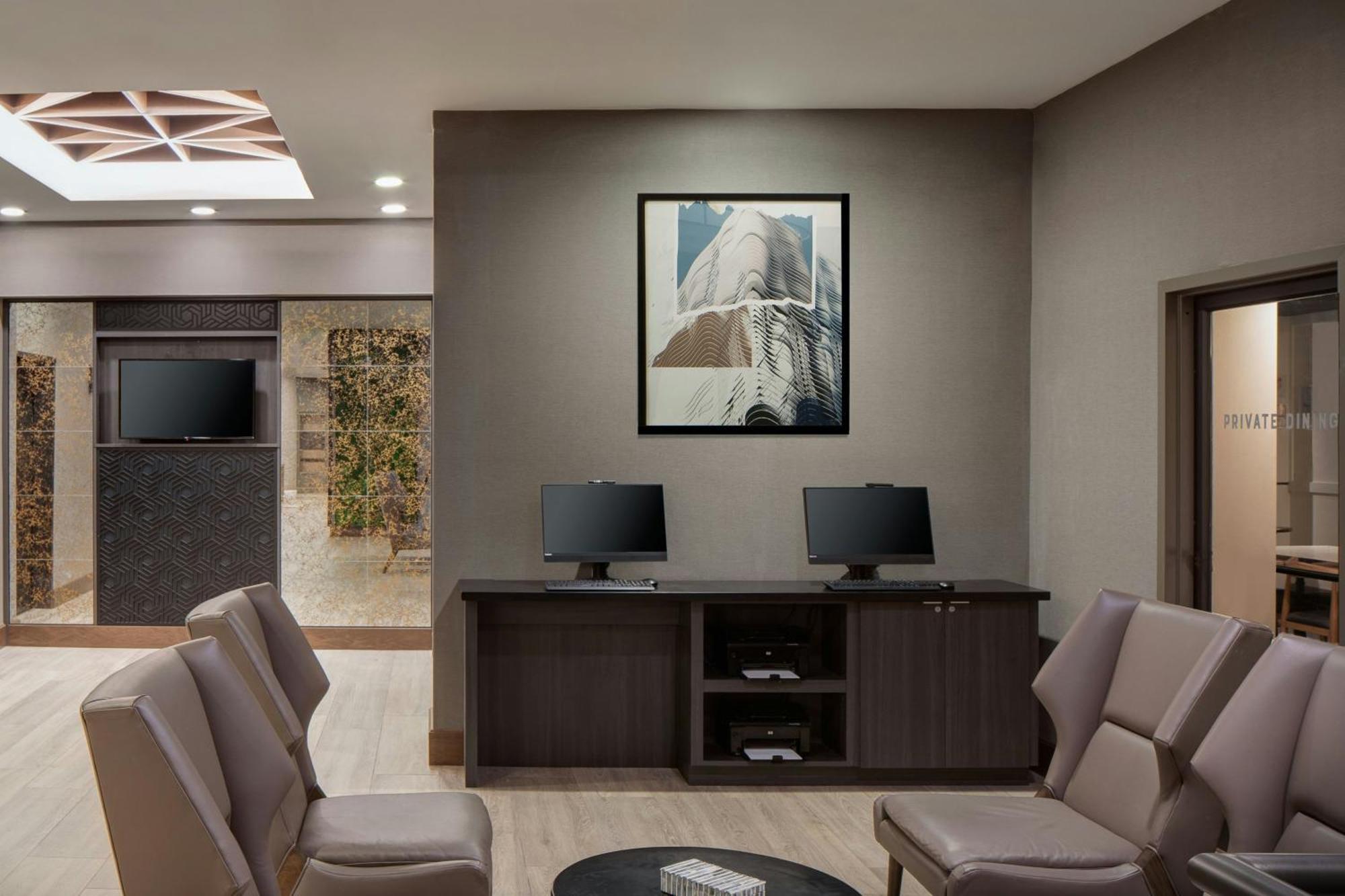 Courtyard By Marriott Chicago Downtown/River North Экстерьер фото