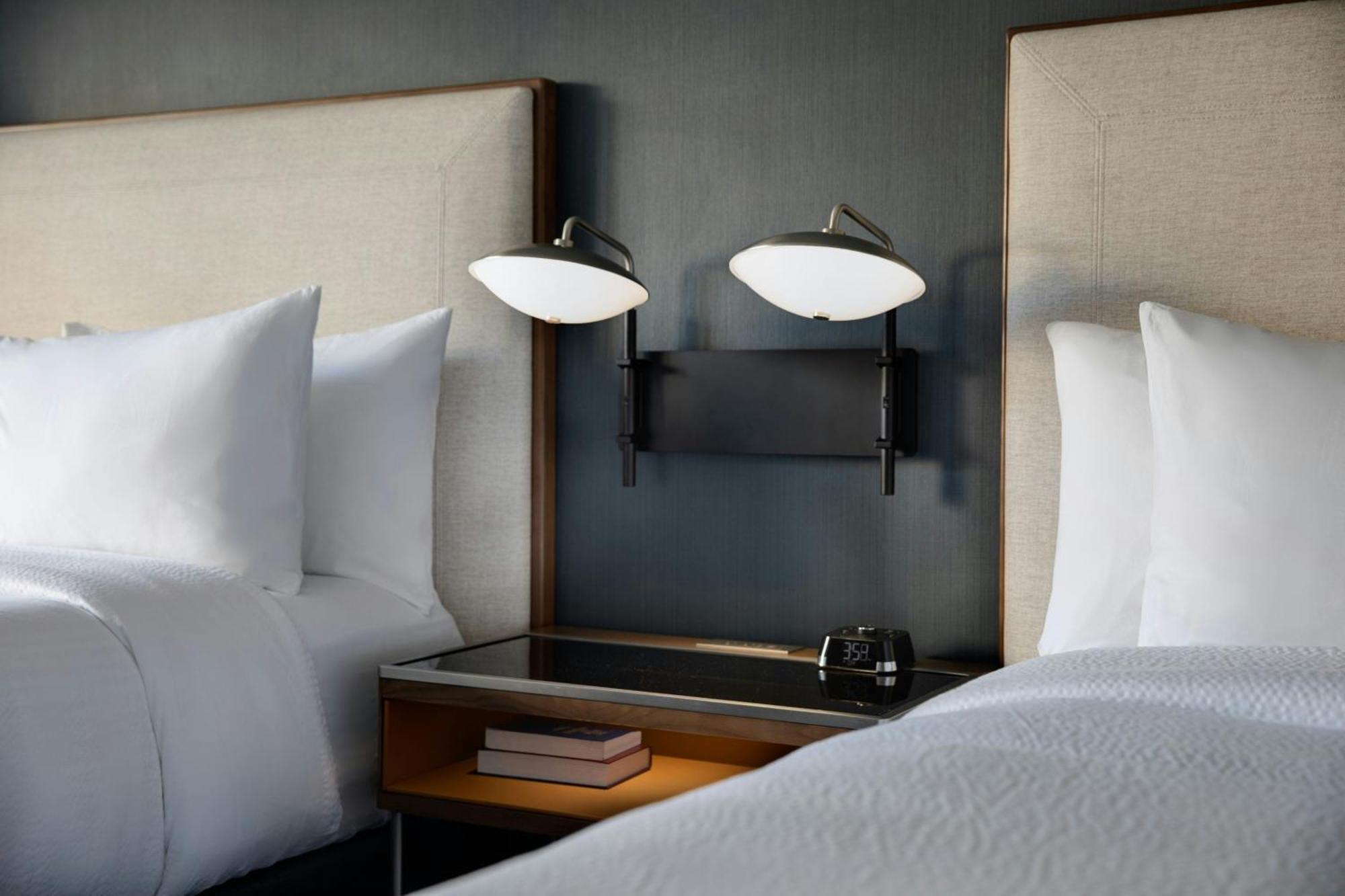 Courtyard By Marriott Chicago Downtown/River North Экстерьер фото