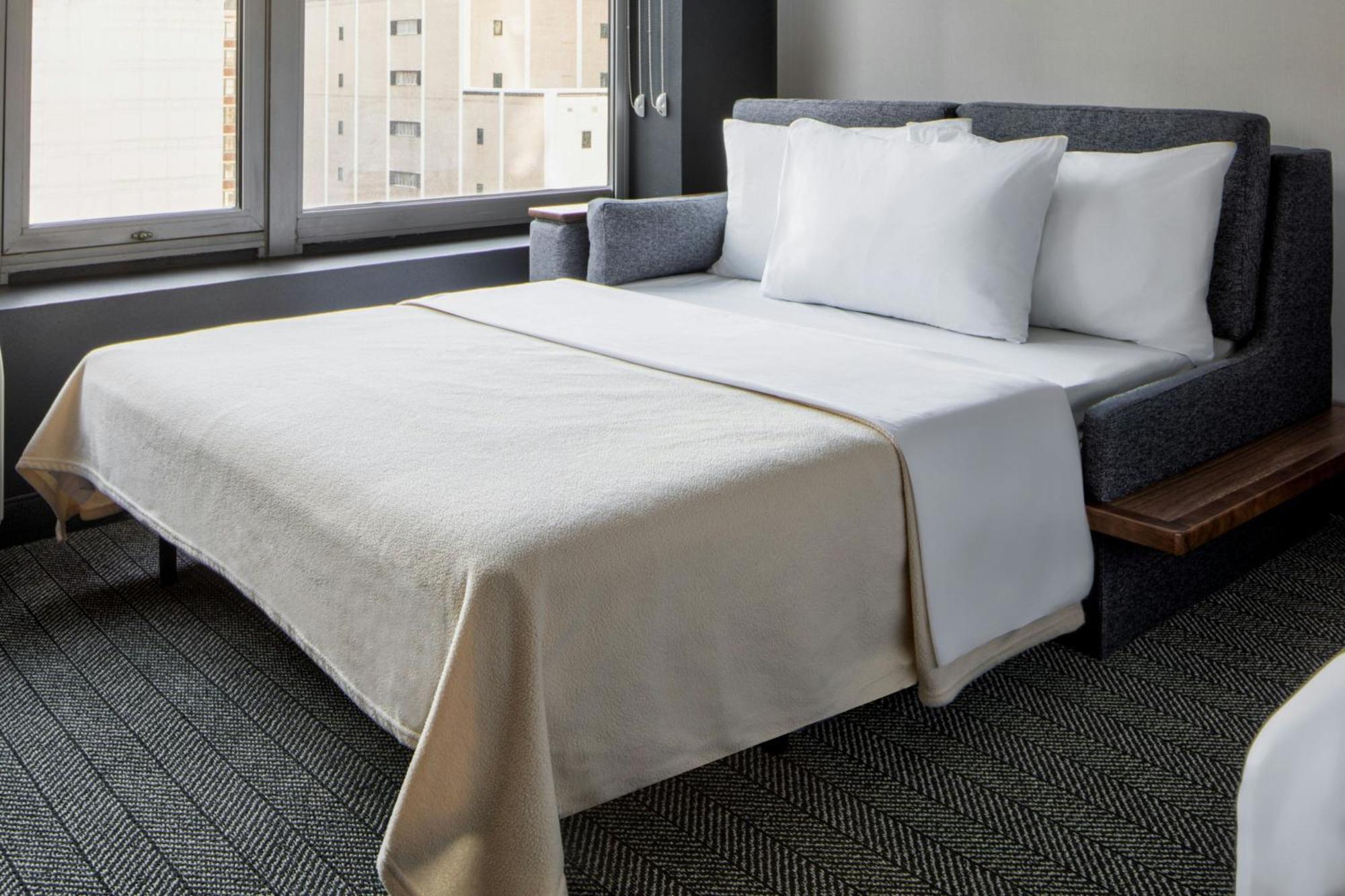 Courtyard By Marriott Chicago Downtown/River North Экстерьер фото