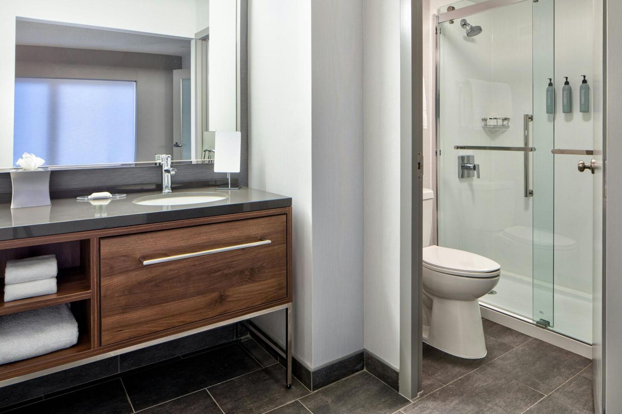Courtyard By Marriott Chicago Downtown/River North Экстерьер фото