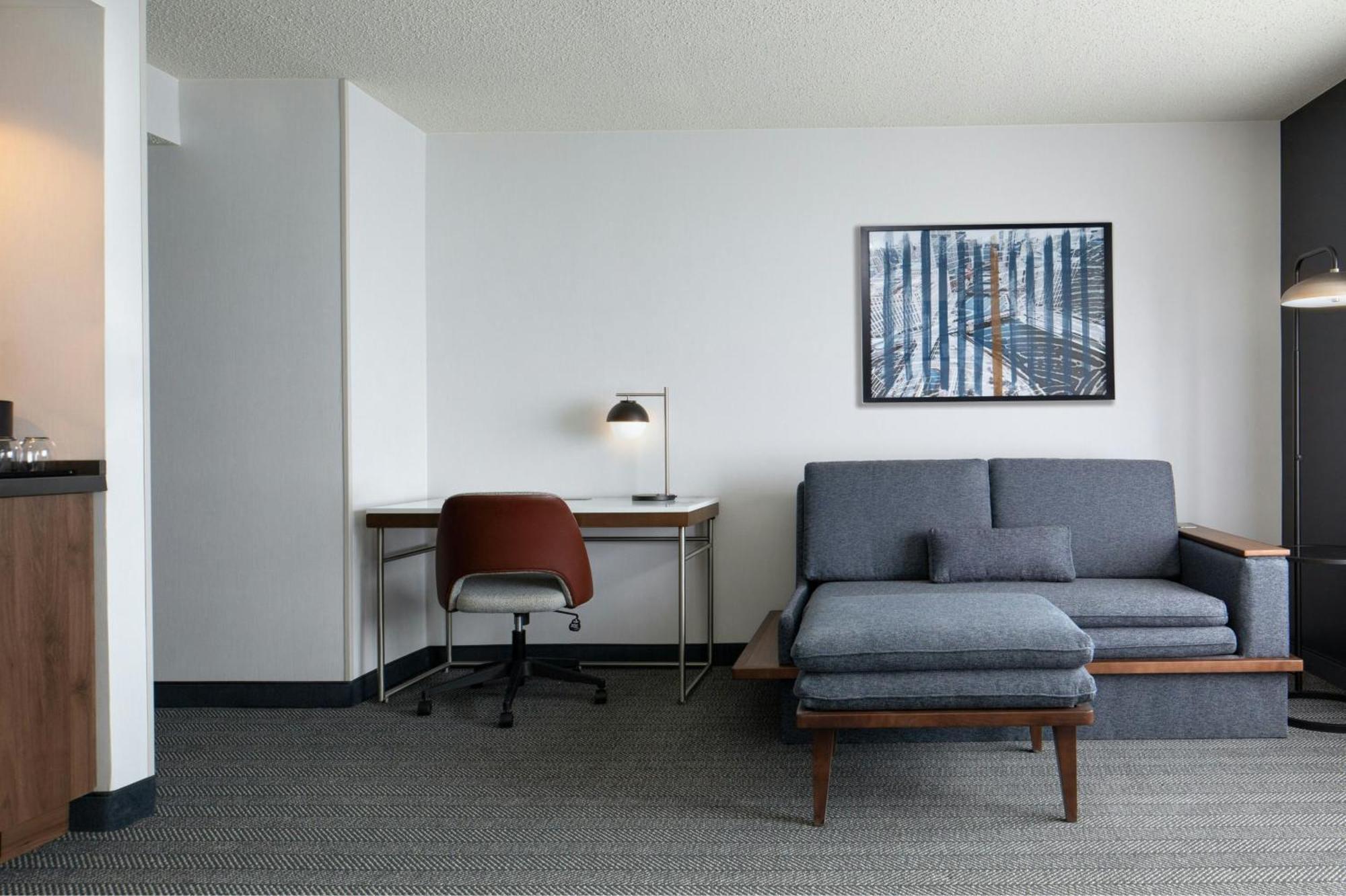 Courtyard By Marriott Chicago Downtown/River North Экстерьер фото