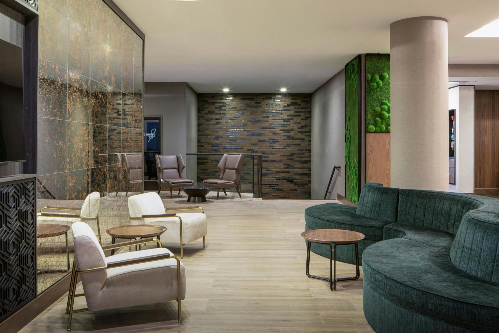 Courtyard By Marriott Chicago Downtown/River North Экстерьер фото