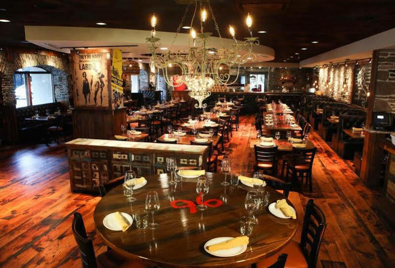 Courtyard By Marriott Chicago Downtown/River North Экстерьер фото